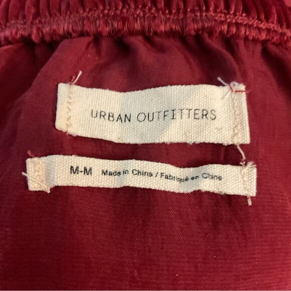 Urban Outfitters Maroon Off Shoulders Ruffle Accent Top M Casual Fall Classic - Picture 3 of 7